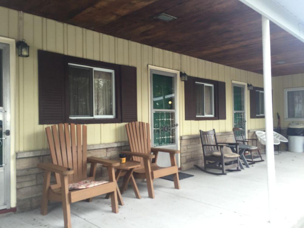 Twin Peaks Motel Napanee Εξωτερικό φωτογραφία