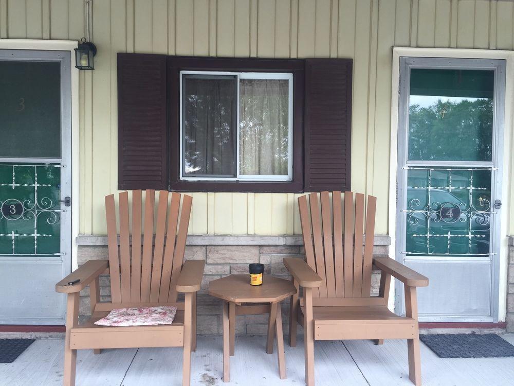 Twin Peaks Motel Napanee Εξωτερικό φωτογραφία