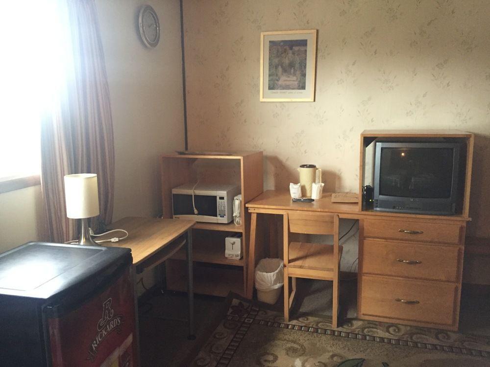 Twin Peaks Motel Napanee Εξωτερικό φωτογραφία