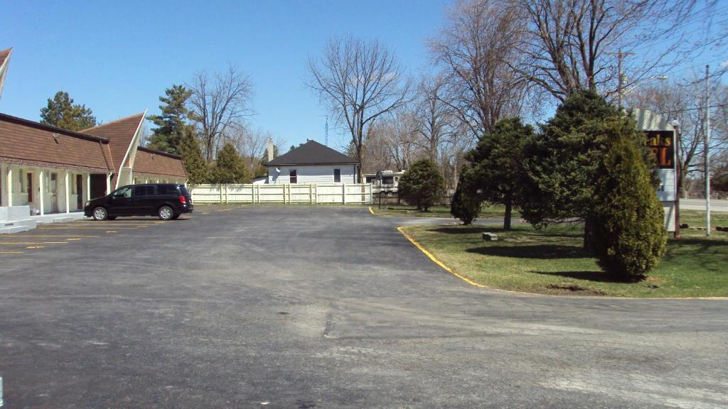 Twin Peaks Motel Napanee Εξωτερικό φωτογραφία
