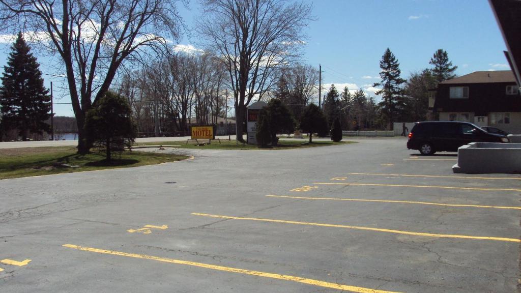Twin Peaks Motel Napanee Εξωτερικό φωτογραφία